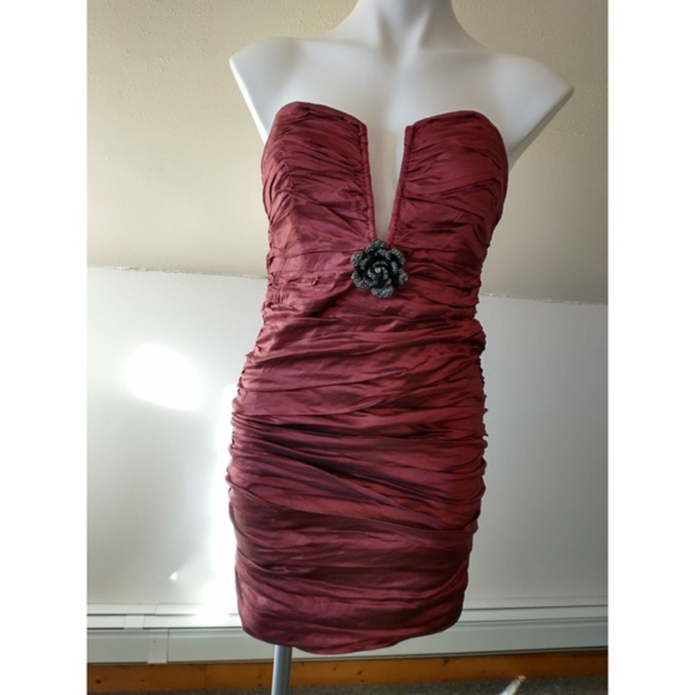 NWT BCBGMaxAzria Tristina Ruby Bodycon Ruched Dress Size‎ 6 Needs a Small Repair